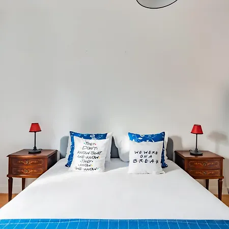 Monica's Place: A Friends' Inspired Apartament Lizbona