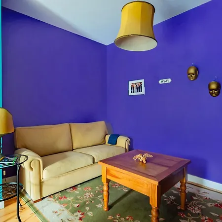 Monica's Place: A Friends' Inspired Apartament