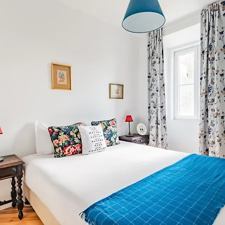 Monica's Place: A Friends' Inspired Apartamento Lisboa