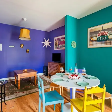 Monica's Place: A Friends' Inspired Apartamento