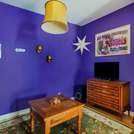 Monica's Place: A Friends' Inspired