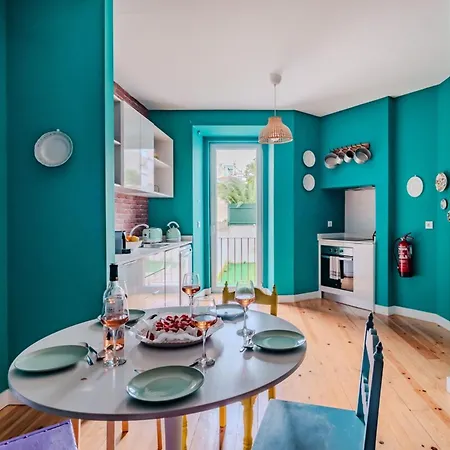 Monica's Place: A Friends' Inspired Lisboa