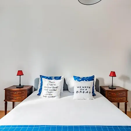 Monica's Place: A Friends' Inspired * Lisboa